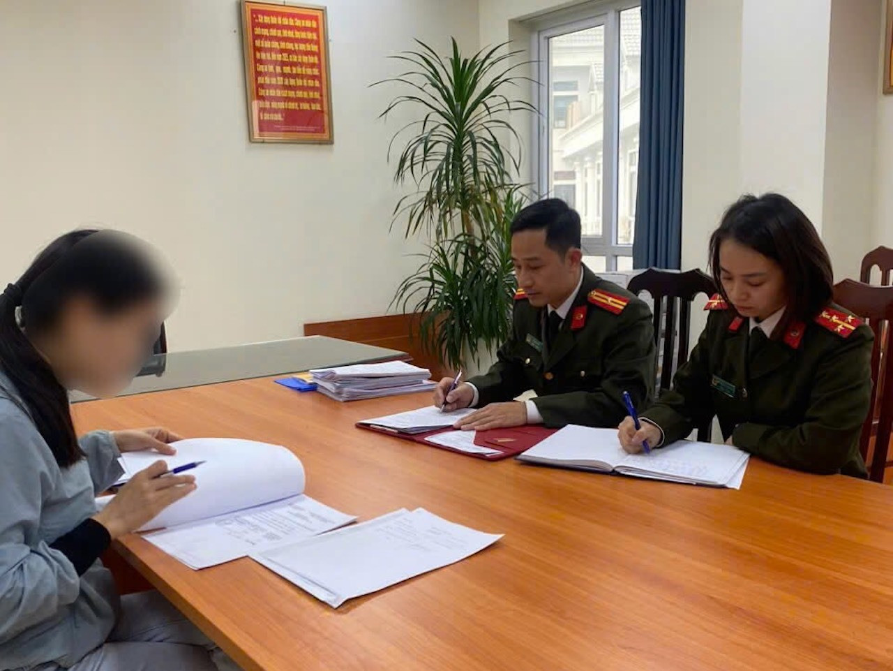 Người phụ nữ đăng tin sai sự thật vụ đốt quán cà phê bị phạt 7,5 triệu đồng 