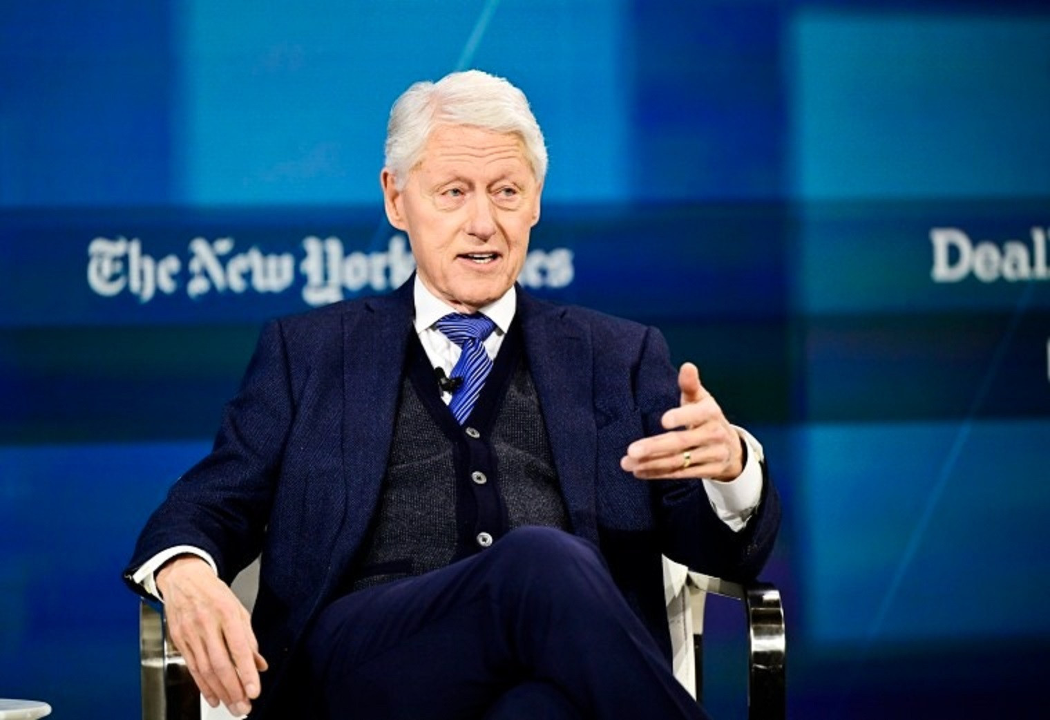 Ông Bill Clinton ra viện