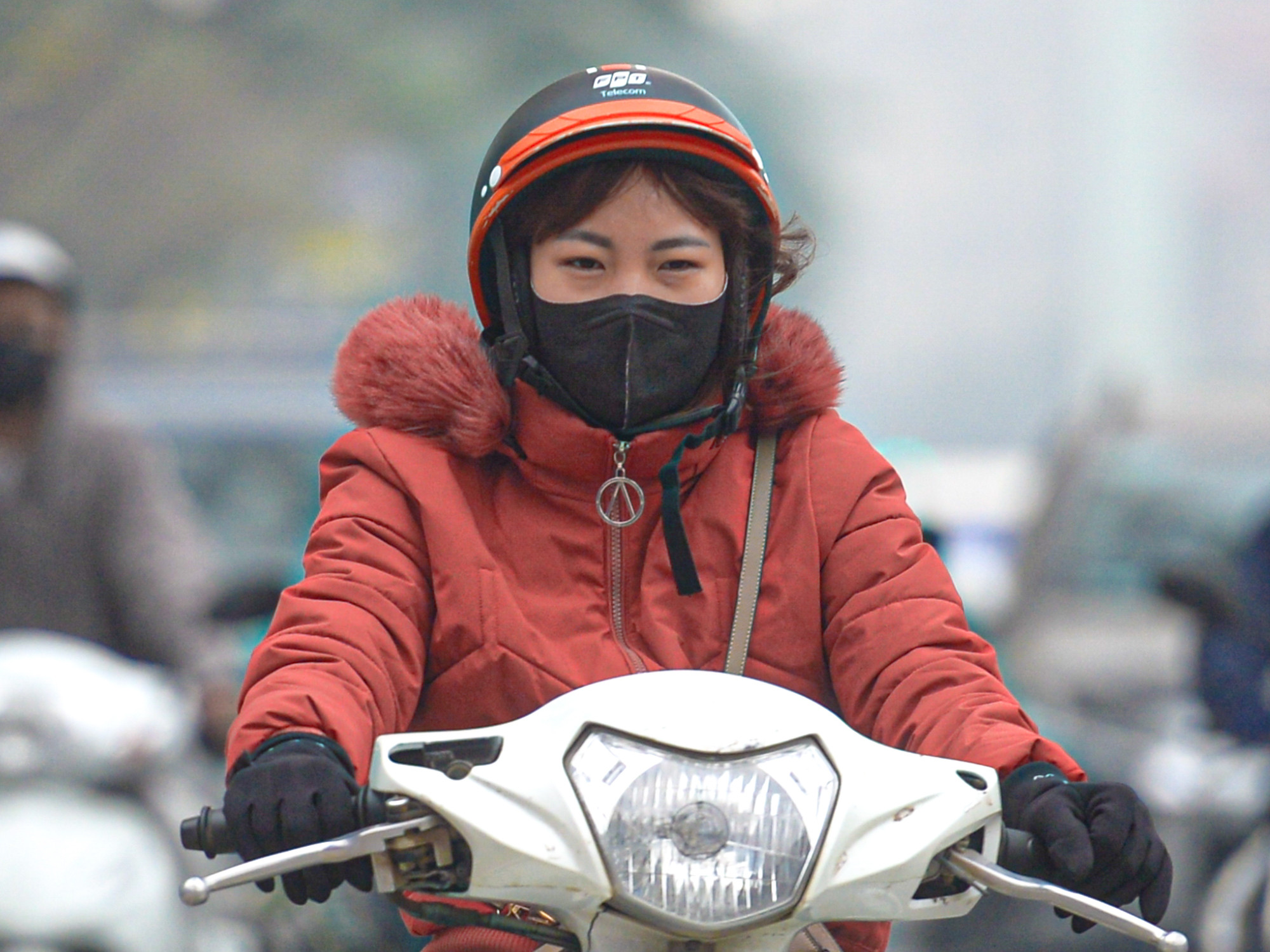 Ô nhiễm không khí vượt báo động đỏ, người Hà Nội khốn khổ vì bụi mịn