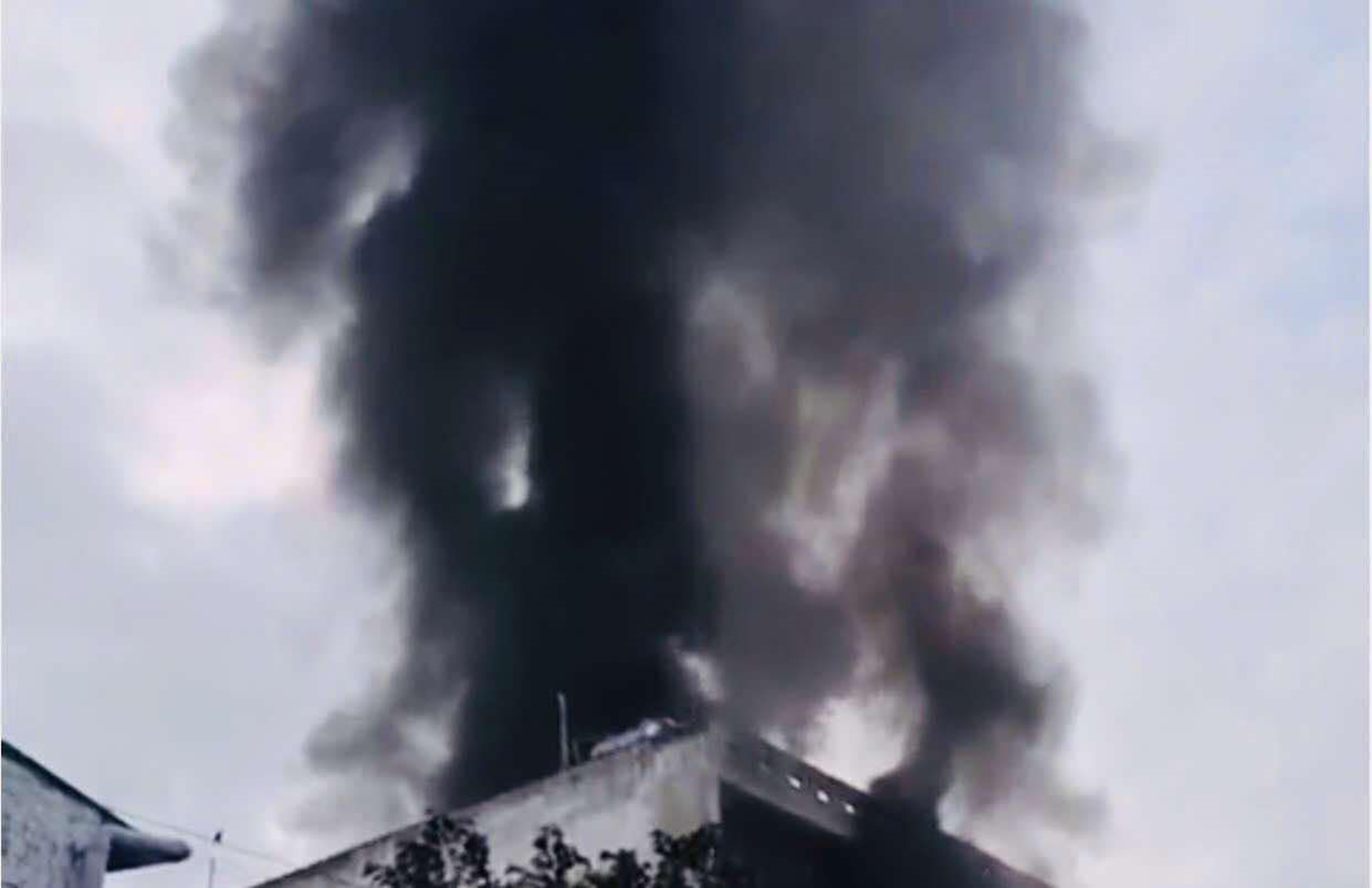 Cháy nhà trọ ở TP.HCM, 2 người chết