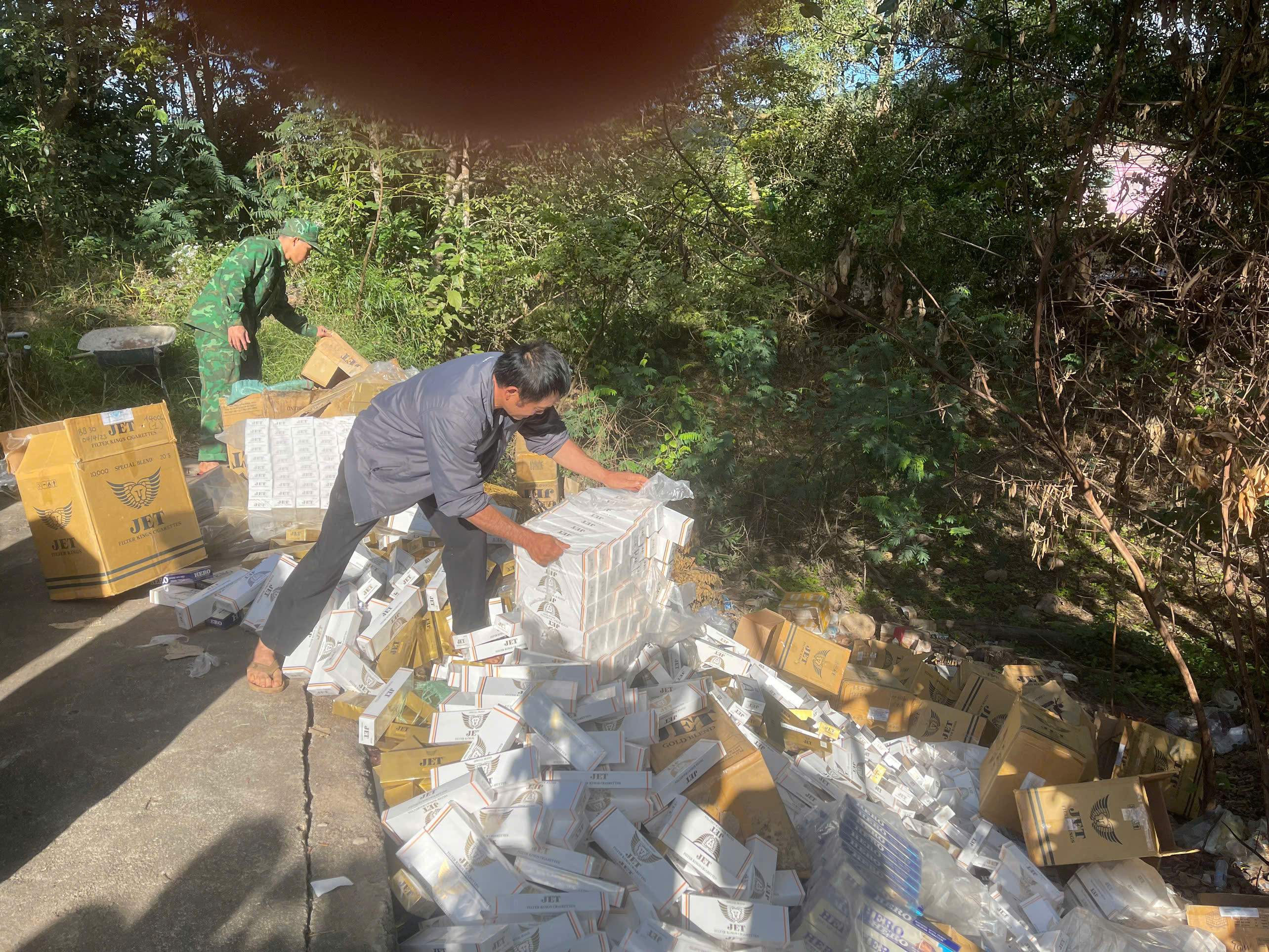 Quảng Trị tiêu huỷ hơn 44.000 bao thuốc lá ngoại nhập lậu