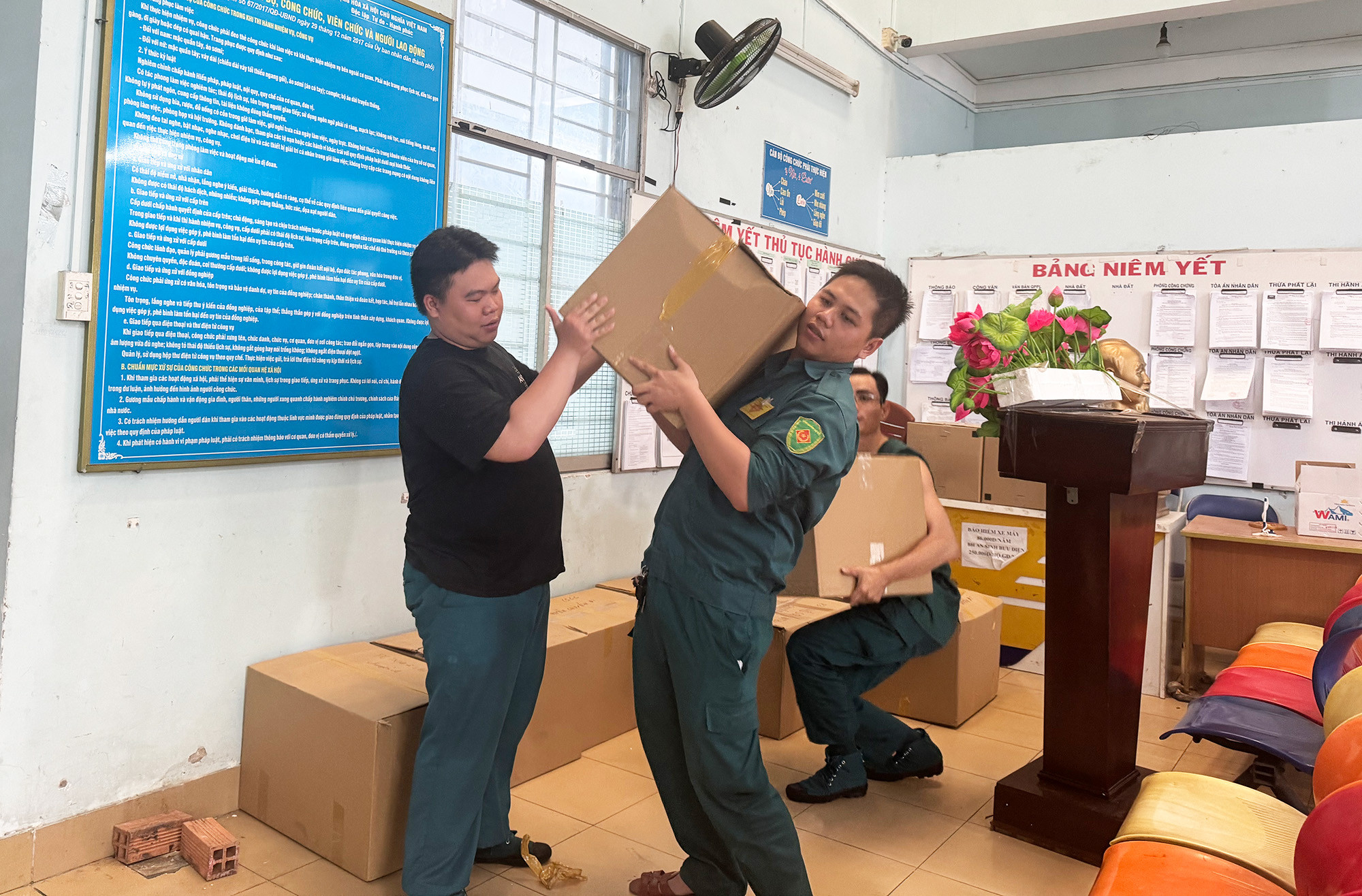 Sáp nhập phường tại TP.HCM: Cán bộ làm ngày đêm để phục vụ người dân từ 1/1/2025