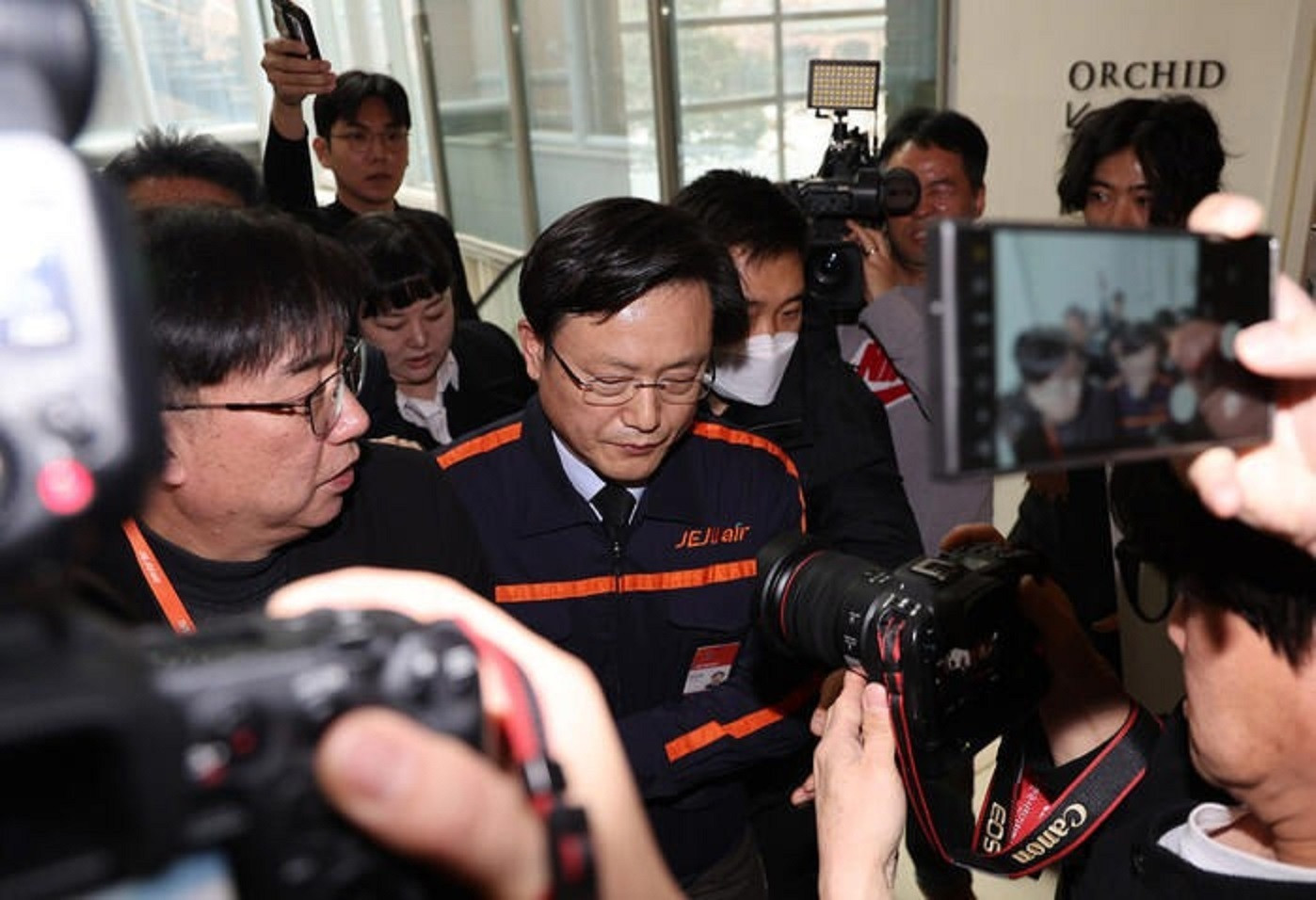 CEO Jeju Air bị cấm rời Hàn Quốc