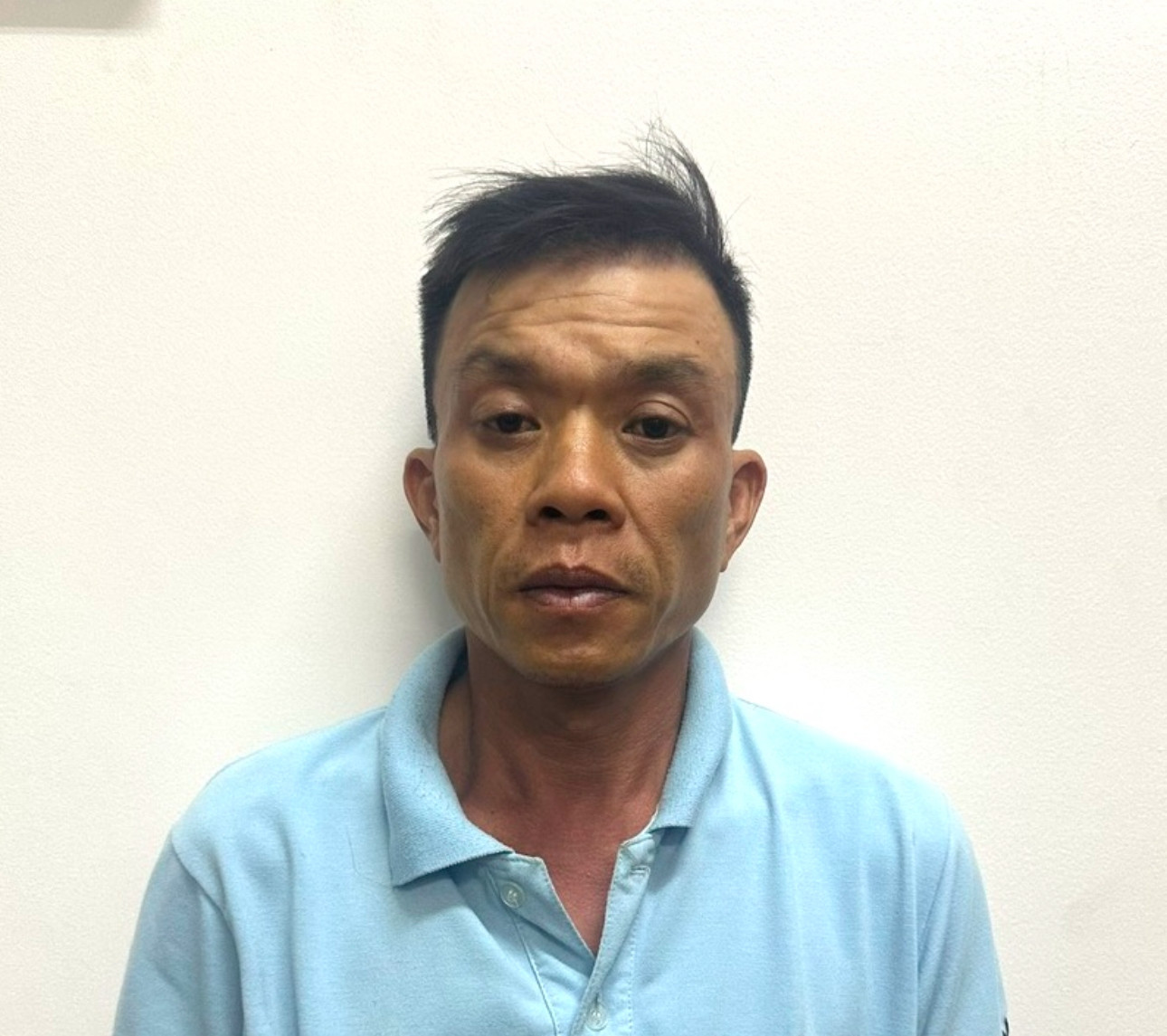 Bắt tài xế công nghệ đánh, ném pháo nổ vào người khác  