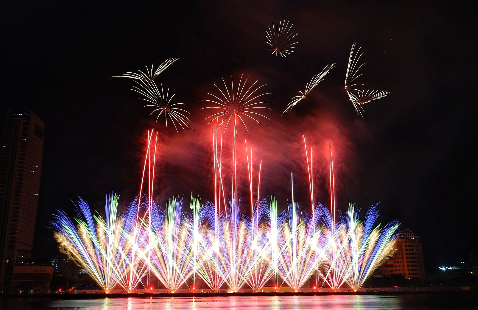 Lễ hội pháo hoa dài nhất lịch sử ở Đà Nẵng có gì đặc biệt?