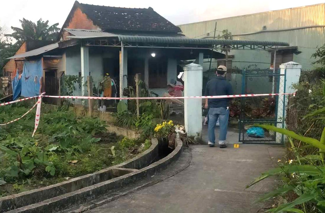 Phát hiện thi thể hai vợ chồng trong ngôi nhà bốc cháy