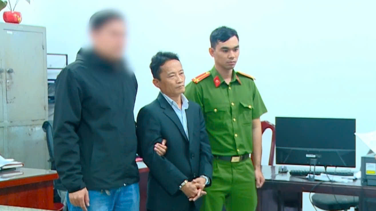 Khởi tố người đàn ông cầm kiếm đe dọa nữ nhân viên môi trường ở Nha Trang