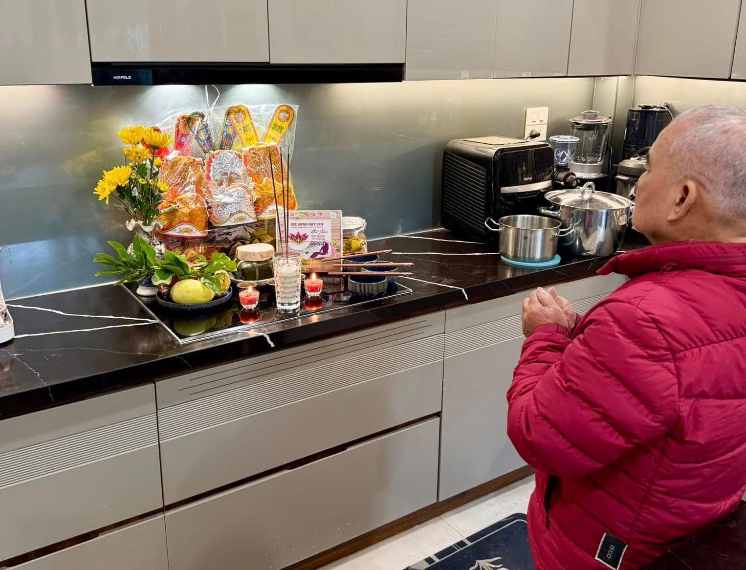 Nên đặt mâm lễ cúng ông Công ông Táo ở đâu trong nhà?