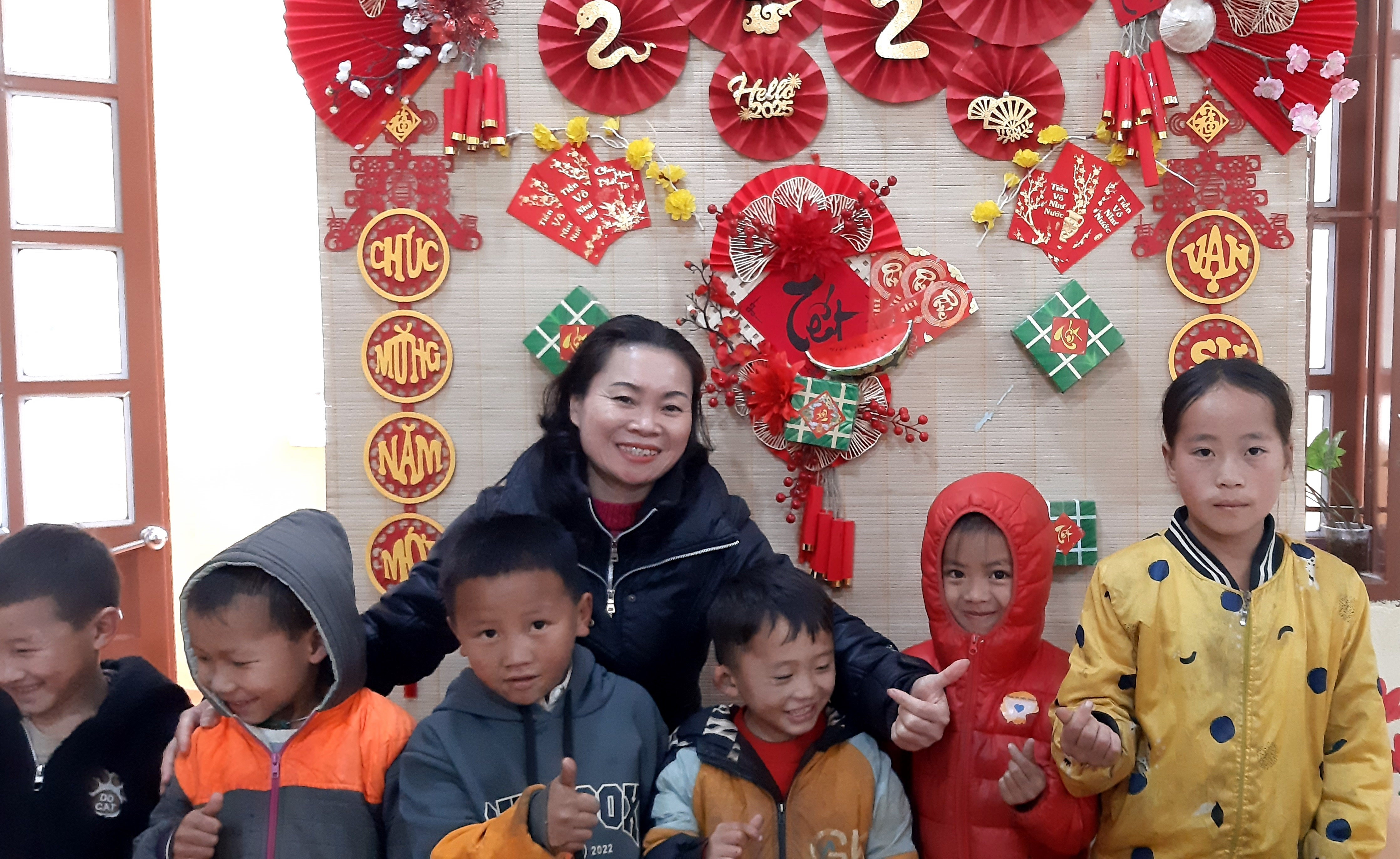 Tết xa nhà của nữ hiệu trưởng hơn 30 năm gieo chữ vùng sơn cước