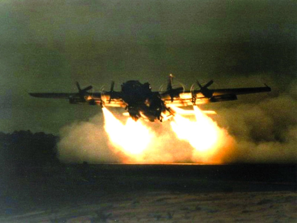 Mỹ từng chế tạo máy bay C-130 gắn động cơ phản lực