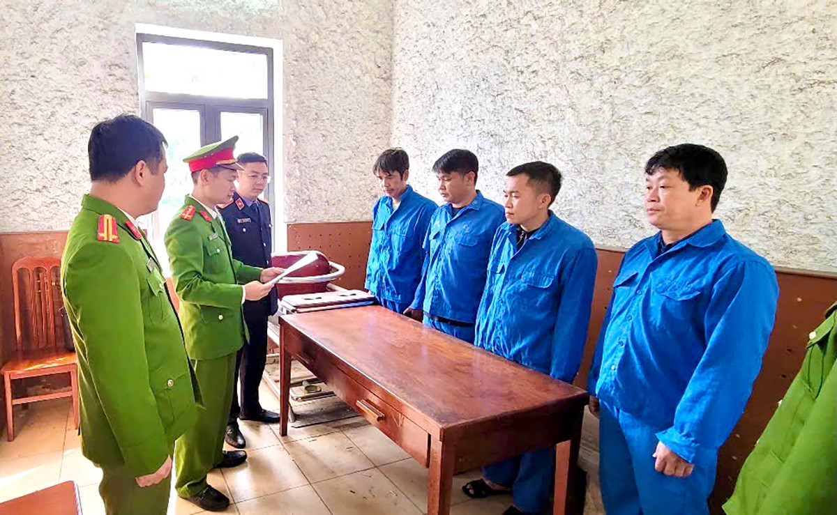 Quảng Ninh: Bắt giam 5 kẻ khai thác, tiêu thụ trái phép hơn 56.000 tấn đá