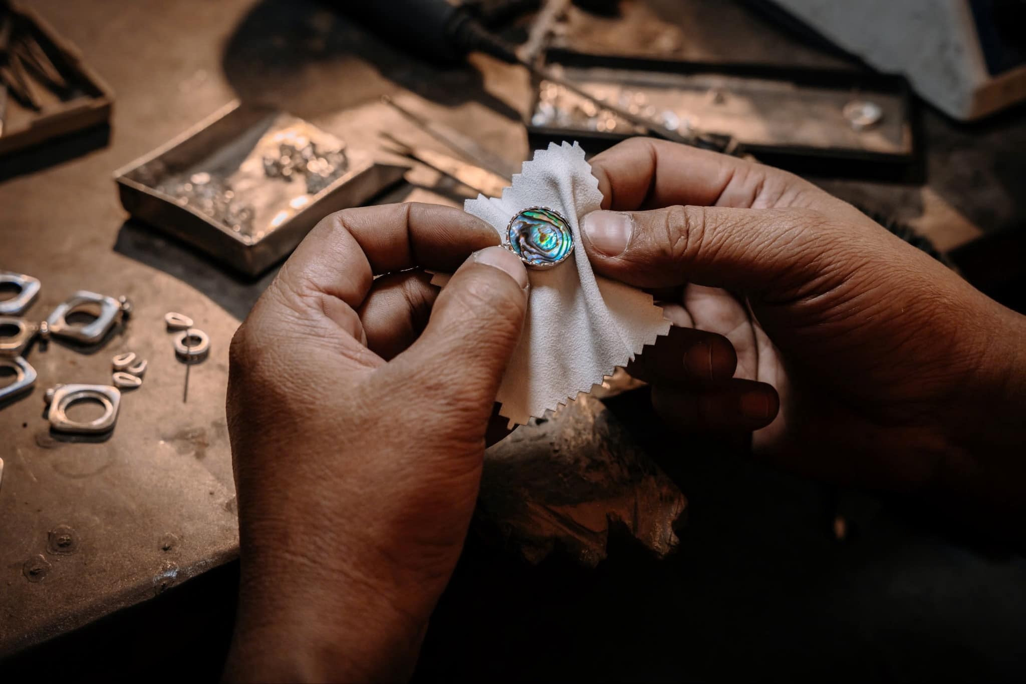 Nút áo Việt trên những thương hiệu hàng đầu thế giới 