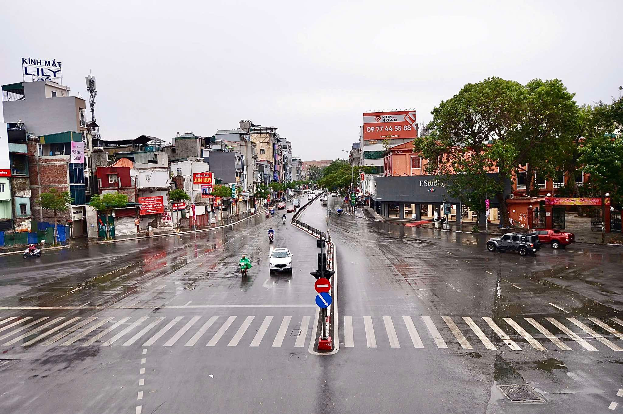 Cảnh khác lạ tại các 'điểm đen' giao thông Hà Nội sáng 27 Tết
