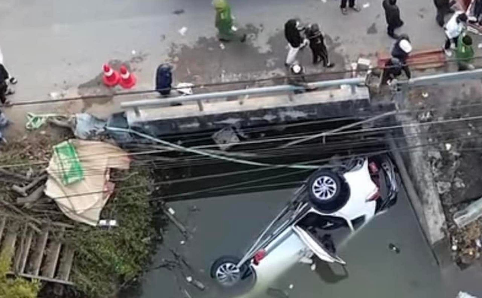 Nguyên nhân vụ ô tô lao xuống sông làm 7 người chết ở Nam Định