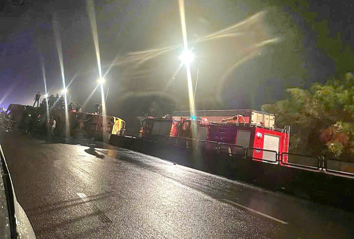 Lật xe khách khiến 30 người thương vong: Thủ tướng yêu cầu kiểm tra nhà xe