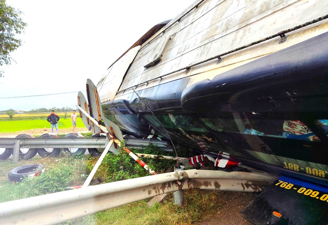 Thêm vụ tai nạn xe khách trên Quốc lộ 1 đoạn Phú Yên - Khánh Hòa