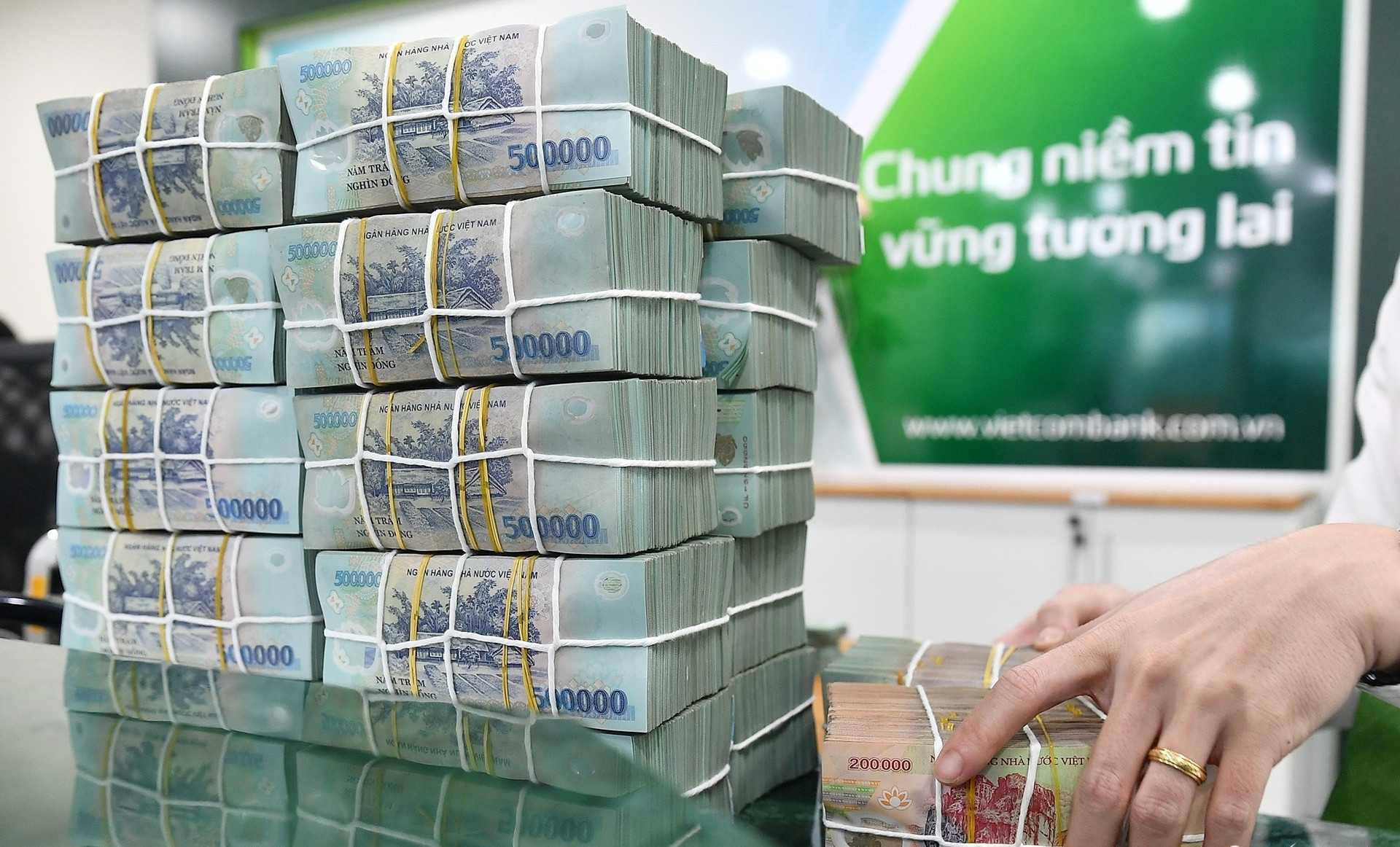 Bức tranh lợi nhuận ngành ngân hàng năm 2024: Vietcombank dẫn đầu