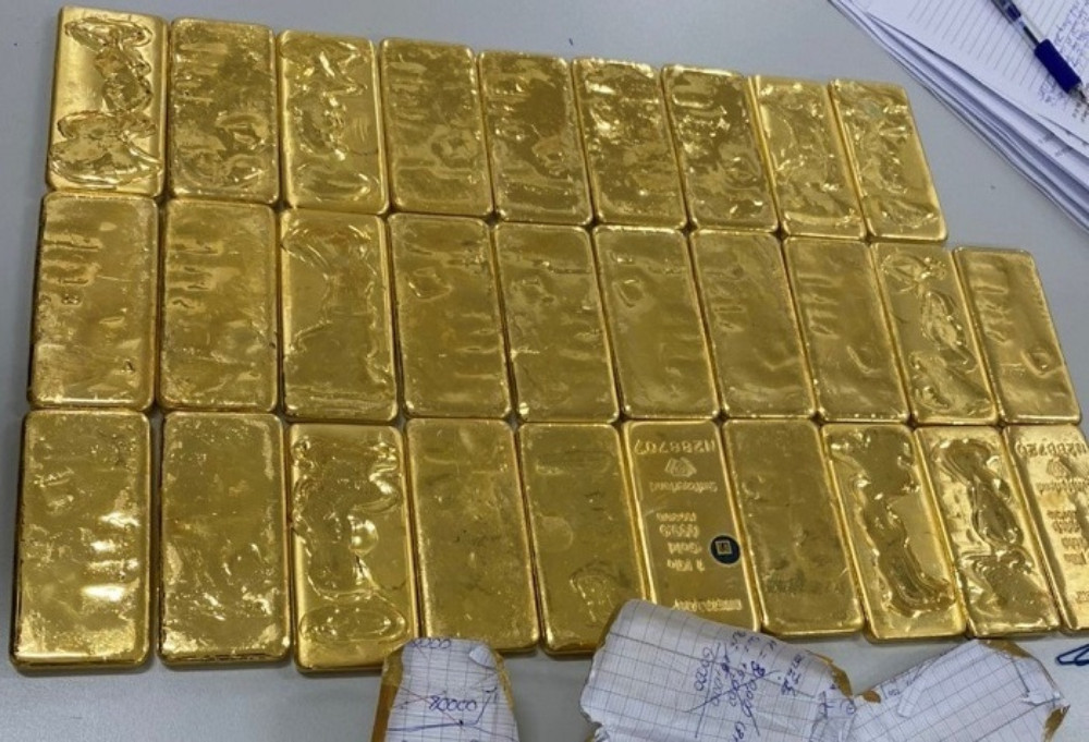 Chiêu thức chuyển hơn 3 tạ vàng qua biên giới rồi bán cho 6 cửa hàng ở Hà Nội 