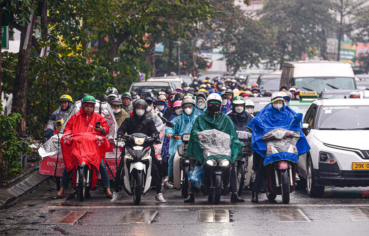 Vi phạm giao thông ở Hà Nội giảm gần 50% sau 45 ngày thực hiện Nghị định 168