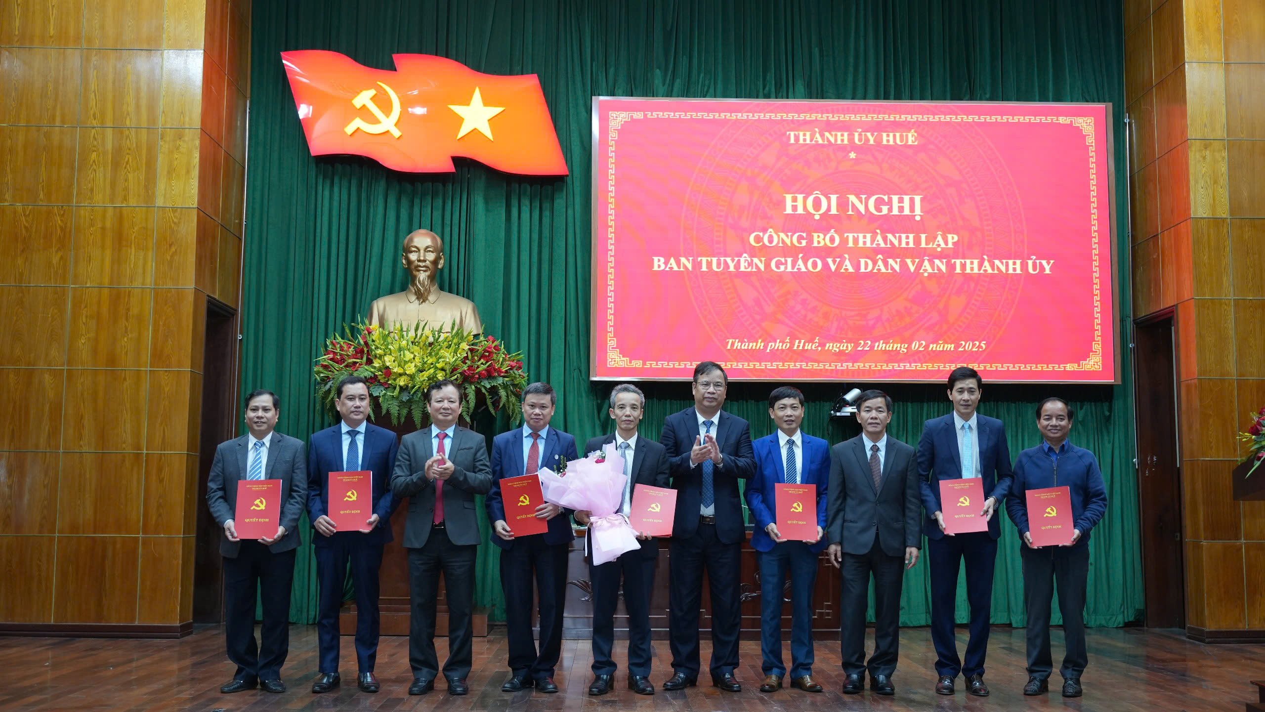 TP Huế công bố loạt nhân sự mới được bổ nhiệm sau sáp nhập, tinh gọn