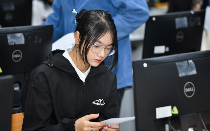 Thí sinh 'vật lộn' đăng ký thi đánh giá năng lực ĐH Quốc gia Hà Nội