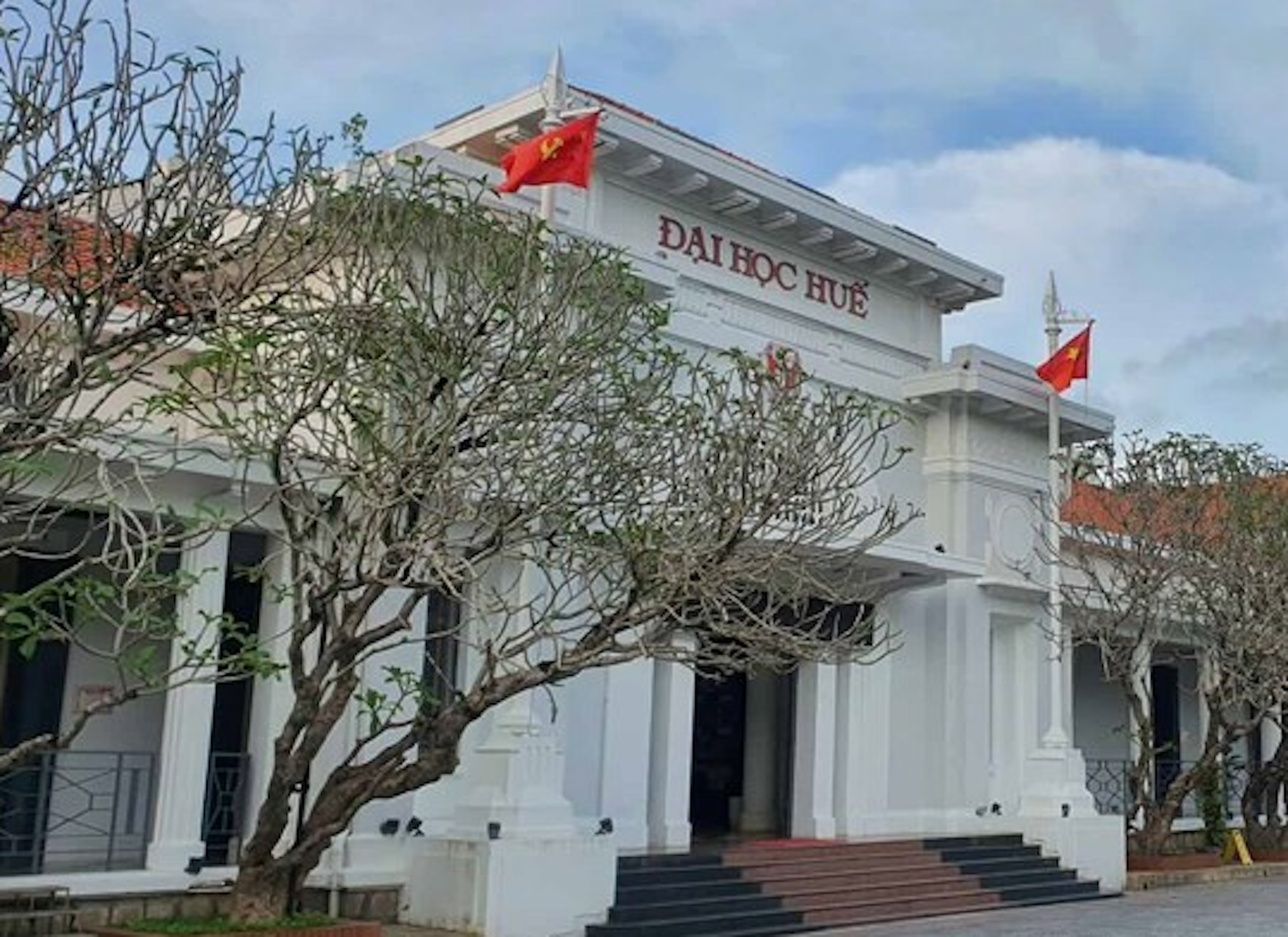 Giám đốc bị bắt, bao giờ Đại học Huế kiện toàn ban lãnh đạo?