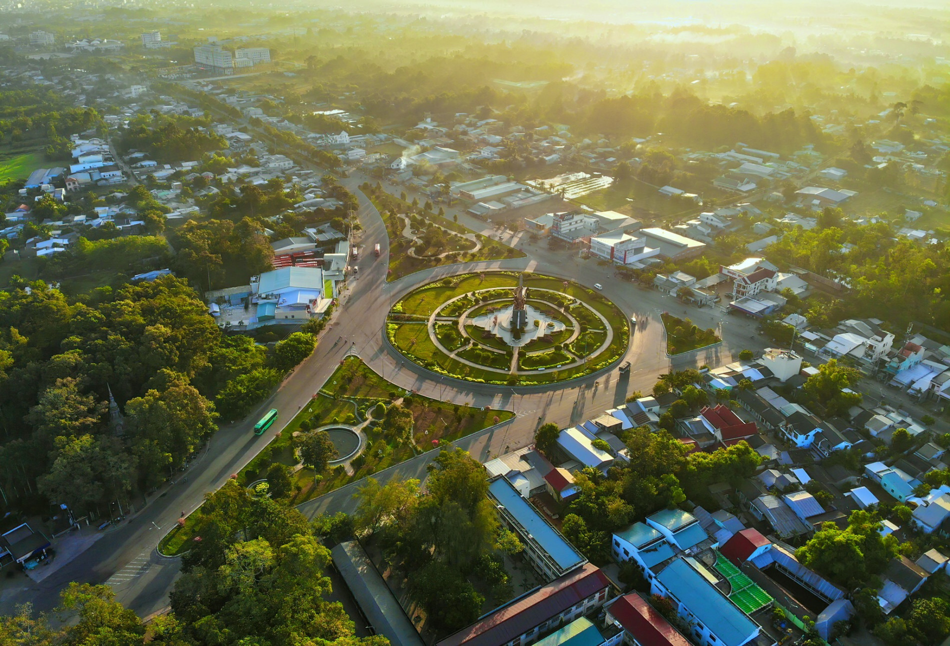 Tỉnh Vĩnh Trà được hợp nhất từ những địa phương nào?