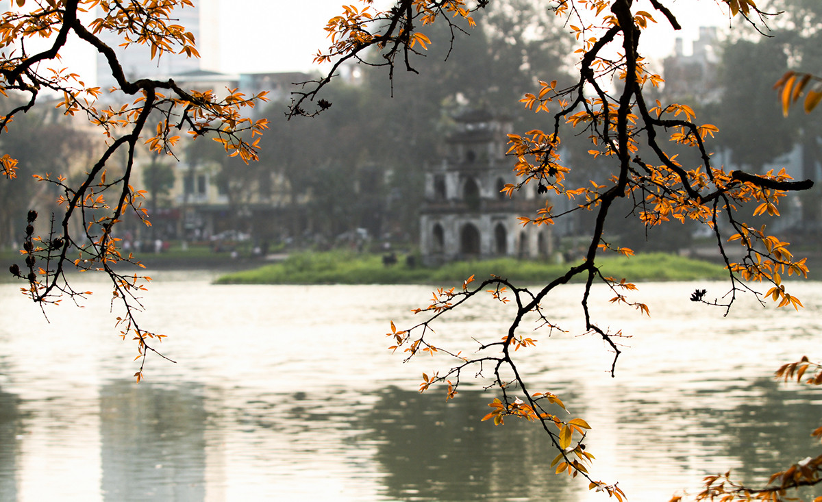 Bắc Bộ sắp nắng ấm, Trung Bộ tiếp diễn mưa lớn