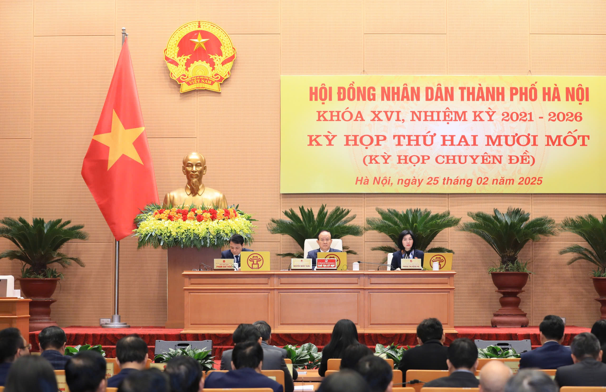 Hà Nội giữ nguyên 7.940 chỉ tiêu công chức cấp huyện trở lên