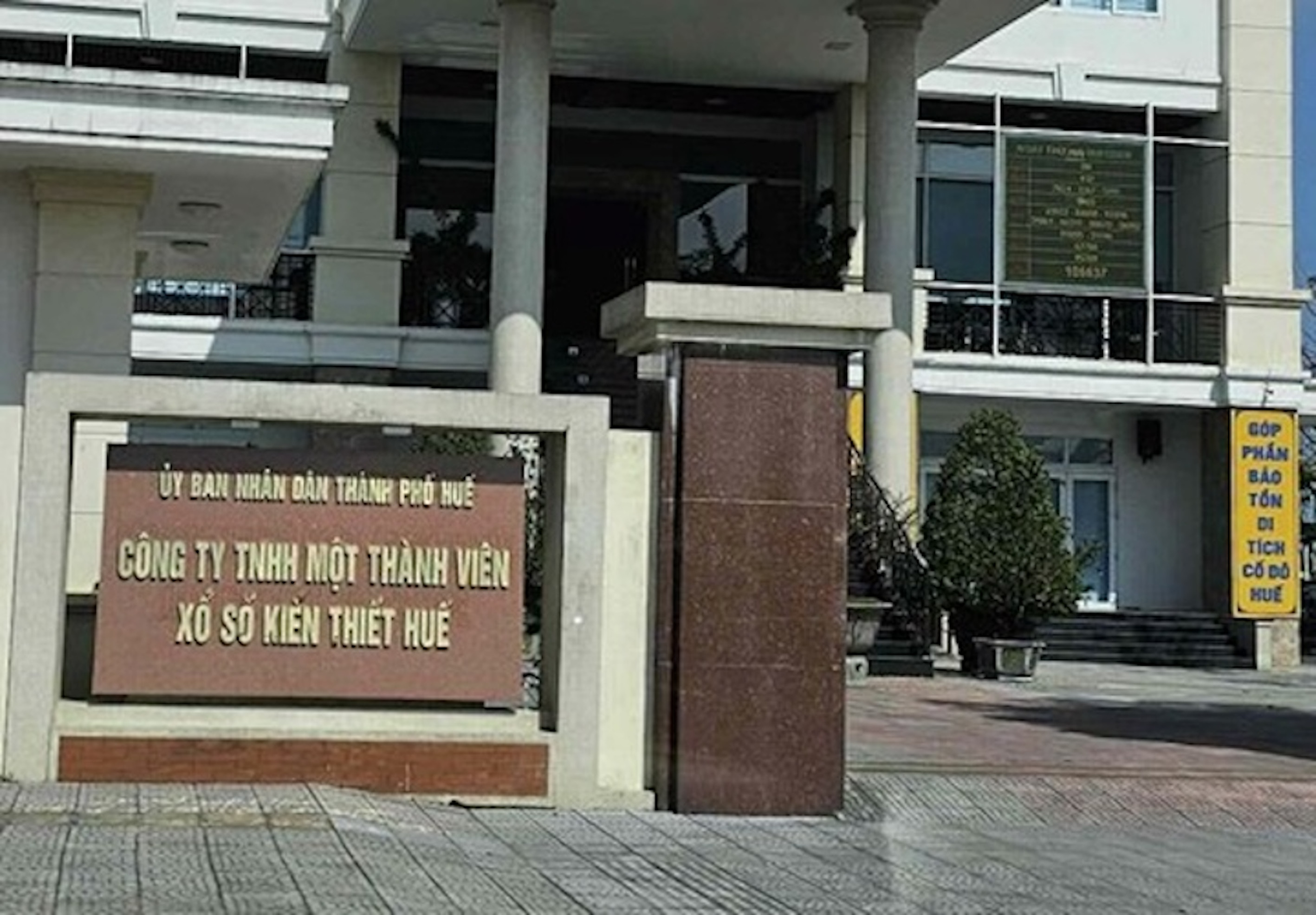 Vì sao tạm hoãn phiên hoà giải vụ kiện 2 tỉ đồng tiền trúng vé số?