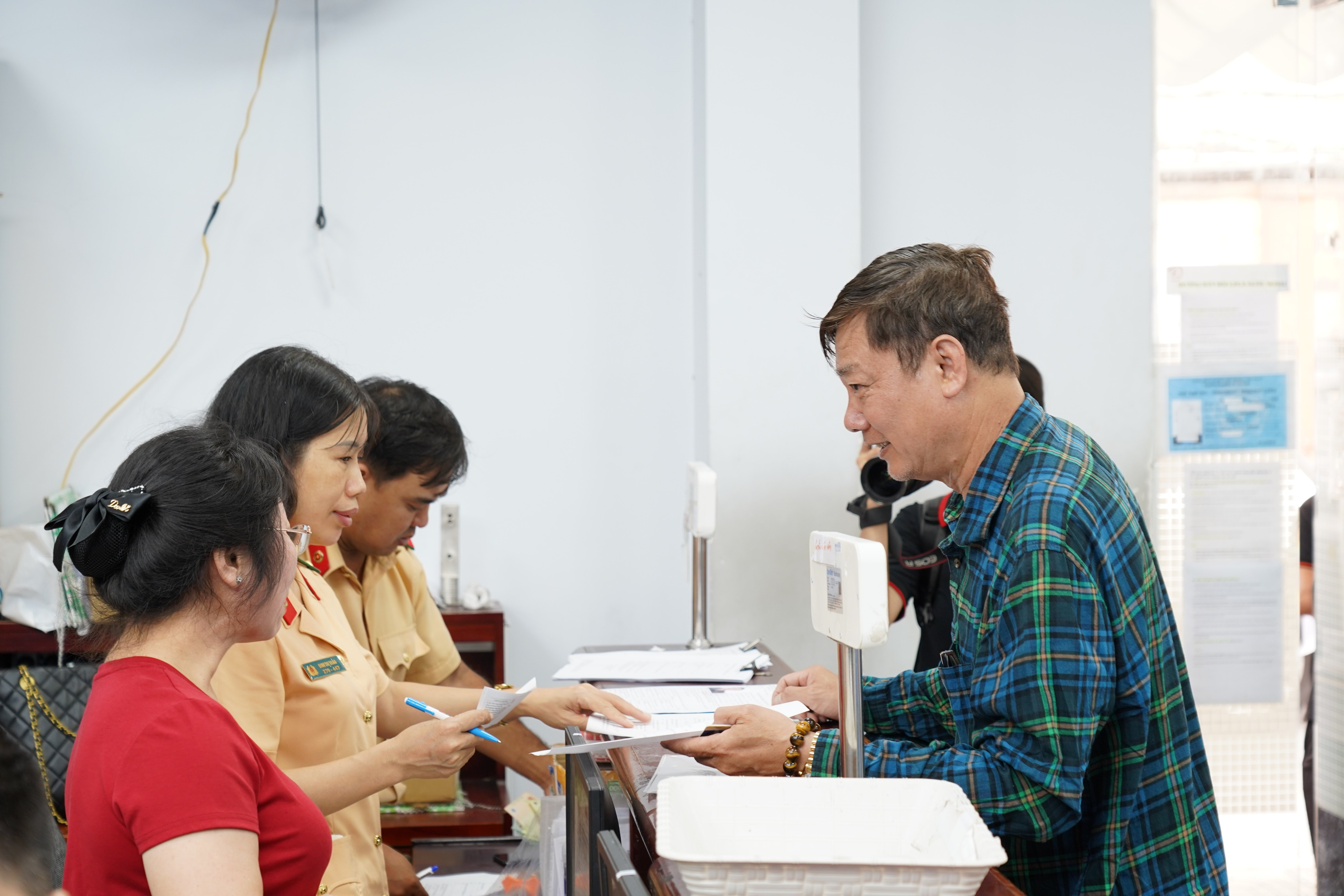 TP.HCM công bố 79 phường, xã, thị trấn được phân cấp đăng ký, cấp biển số xe