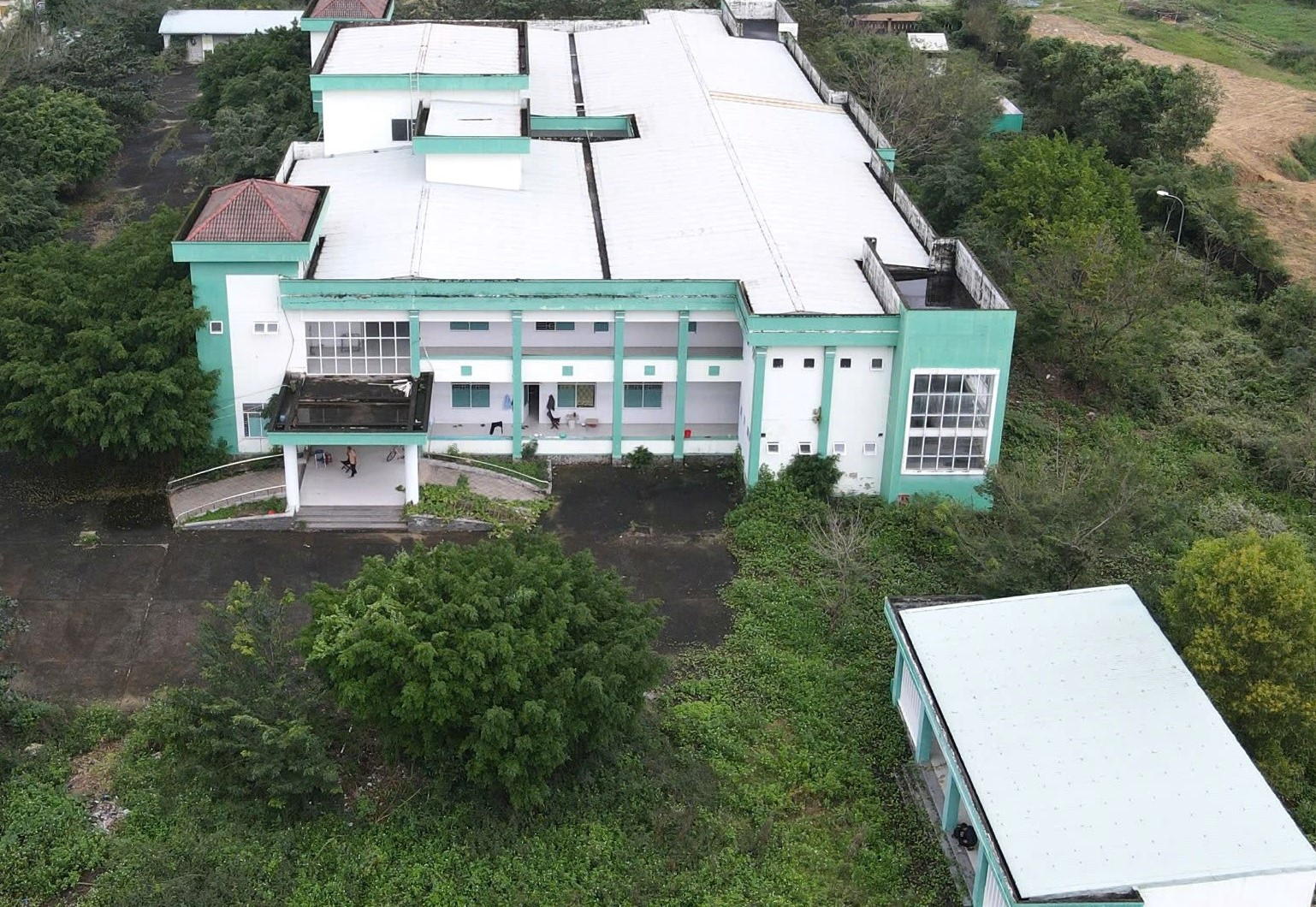 Phòng khám hơn 43 tỷ đồng bỏ hoang ở Quảng Nam