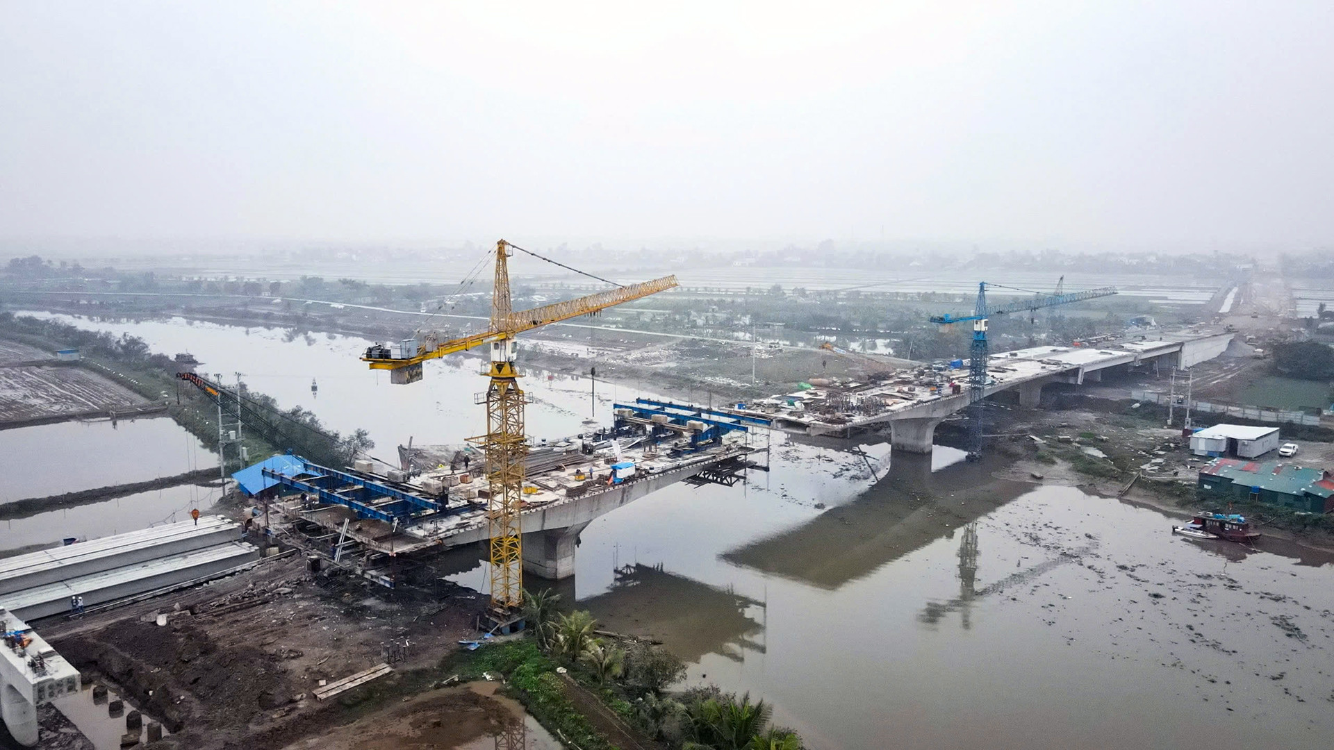 Diện mạo cây cầu nối 2 huyện ở Hải Phòng trước ngày hợp long