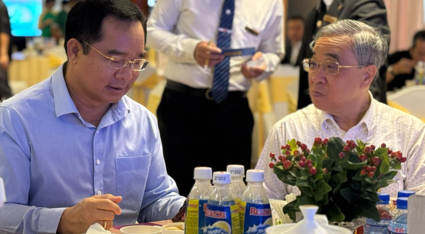 Chủ tịch TP.HCM mời doanh nhân ăn sáng, uống cà phê, bàn về tăng trưởng kinh tế 