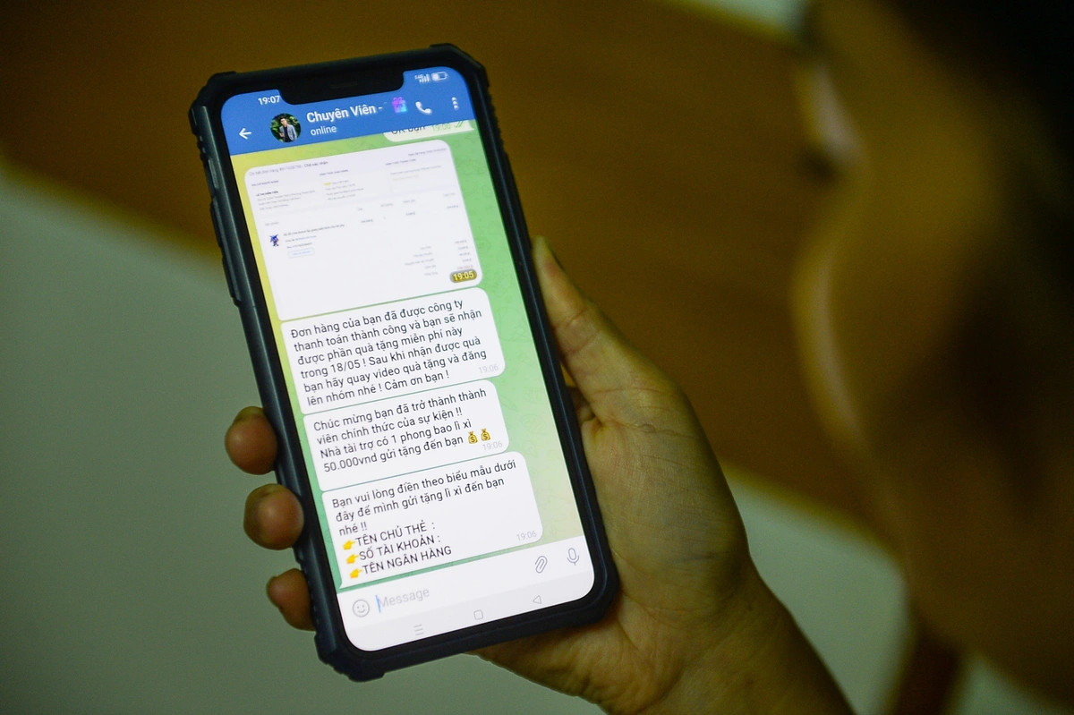 Người phụ nữ mất 750 triệu đồng khi chơi 'quay thưởng tình yêu'