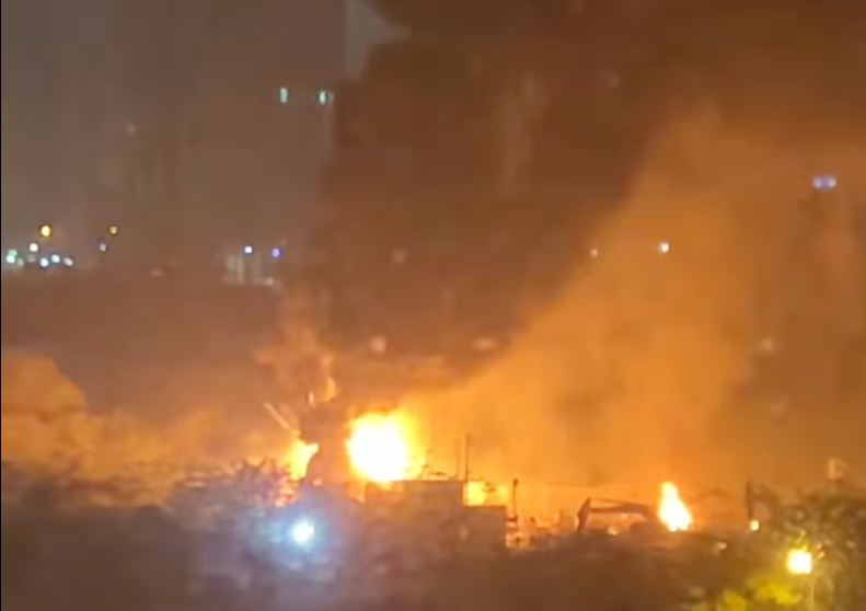 Cháy bãi phế liệu ở Hà Nội, nhiều tiếng nổ vang trời lúc rạng sáng