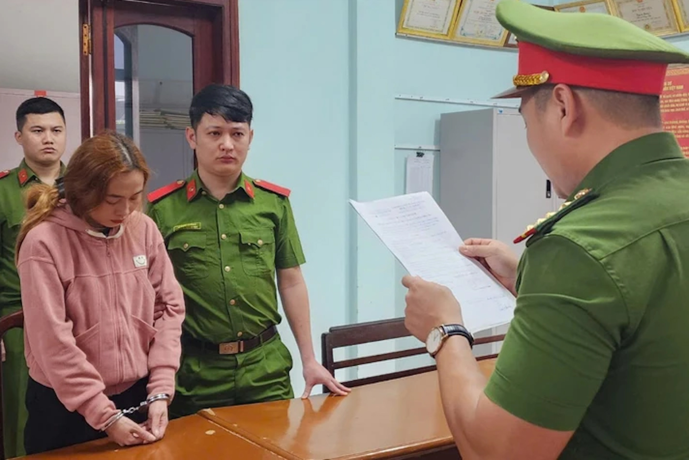 Bắt 'nữ quái' lừa làm hồ sơ xuất khẩu lao động sang Mỹ để chiếm đoạt tài sản