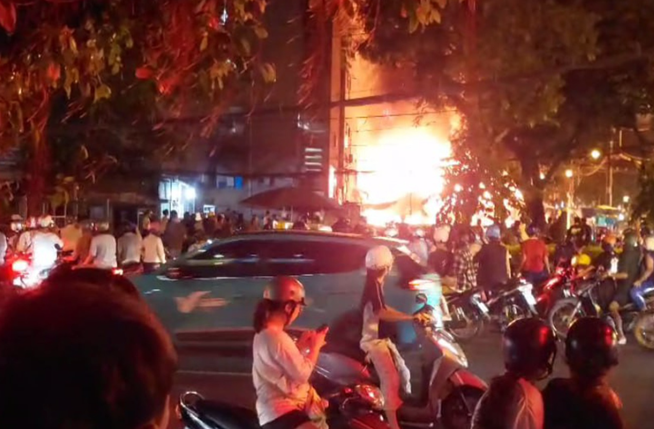 Cháy lớn ở chợ Thanh Đa, TP.HCM