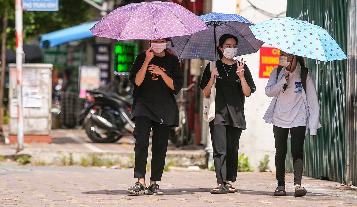 Miền Bắc chuyển nắng mạnh, có nơi chạm ngưỡng 34°C