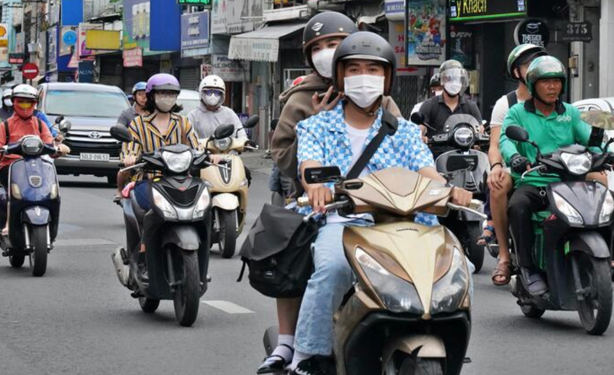 Miền Bắc bắt đầu chuỗi ngày tăng nhiệt nhanh, Đông Nam Bộ nắng nóng kéo dài