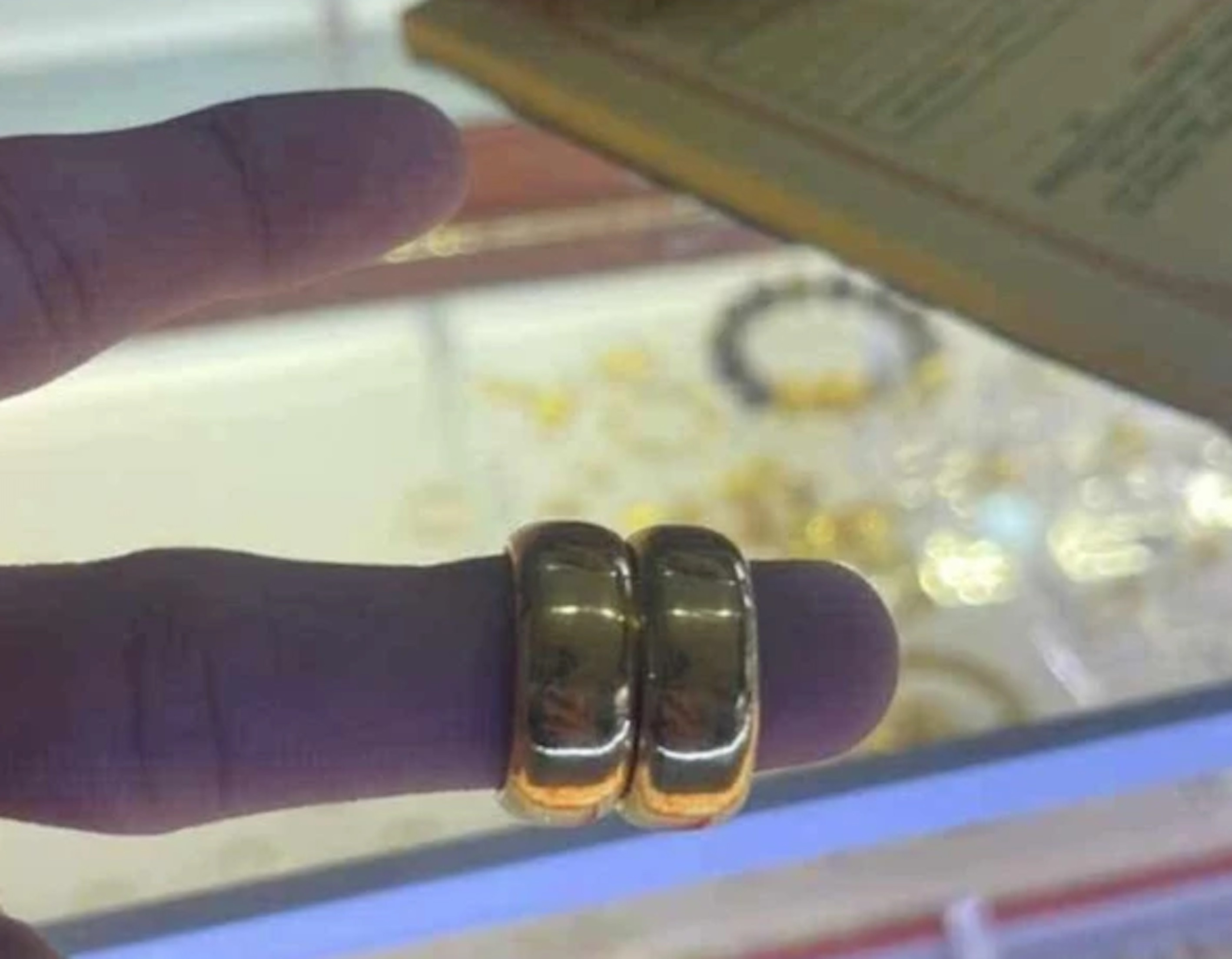 Nhặt được 1 cây vàng, học sinh lớp 4 ở Quảng Trị nhờ công an tìm người trả lại