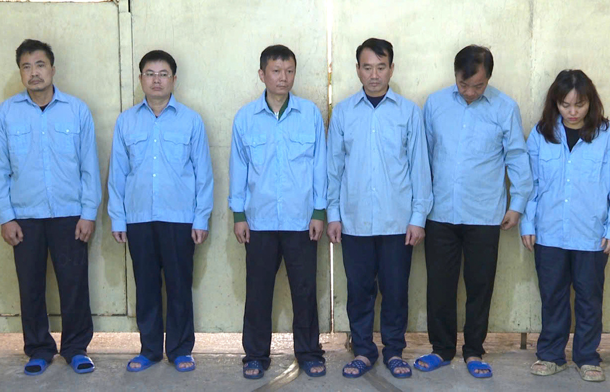 Hà Nội: Bắt 6 cán bộ quận Hoàng Mai 'vòi tiền' để bỏ qua sai phạm xây dựng