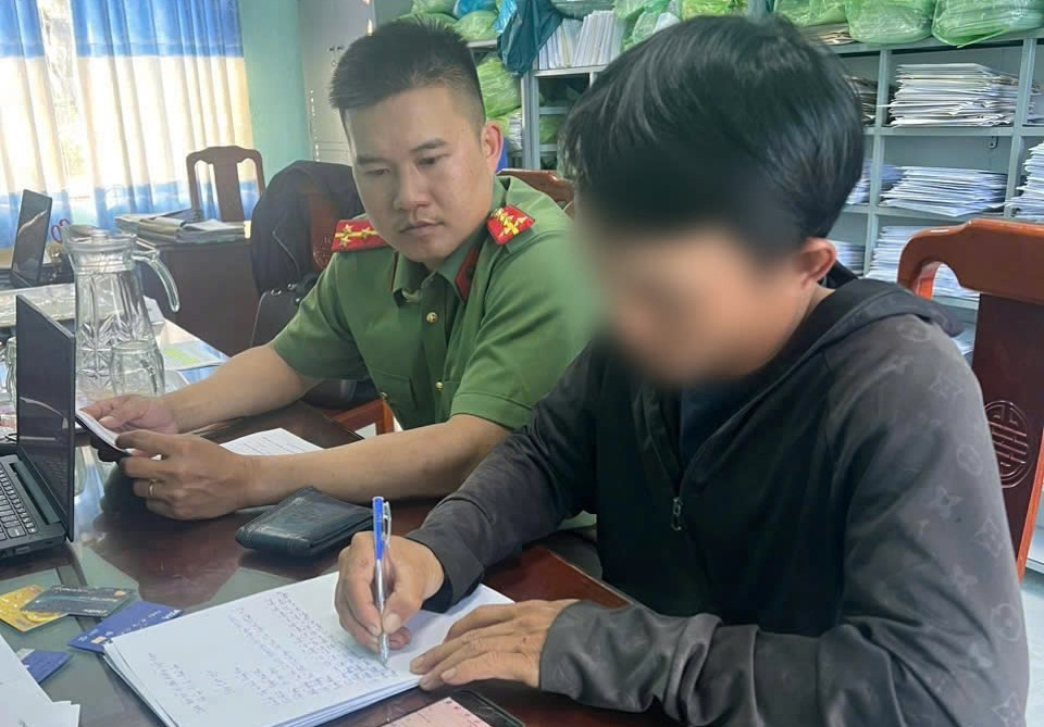 Để thành viên thoải mái đăng thông tin xuyên tạc lên nhóm, admin bị xử phạt