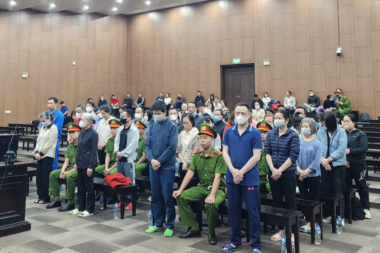 Tổng giám đốc trốn truy nã gửi đơn tới toà hứa sẽ về thi hành án