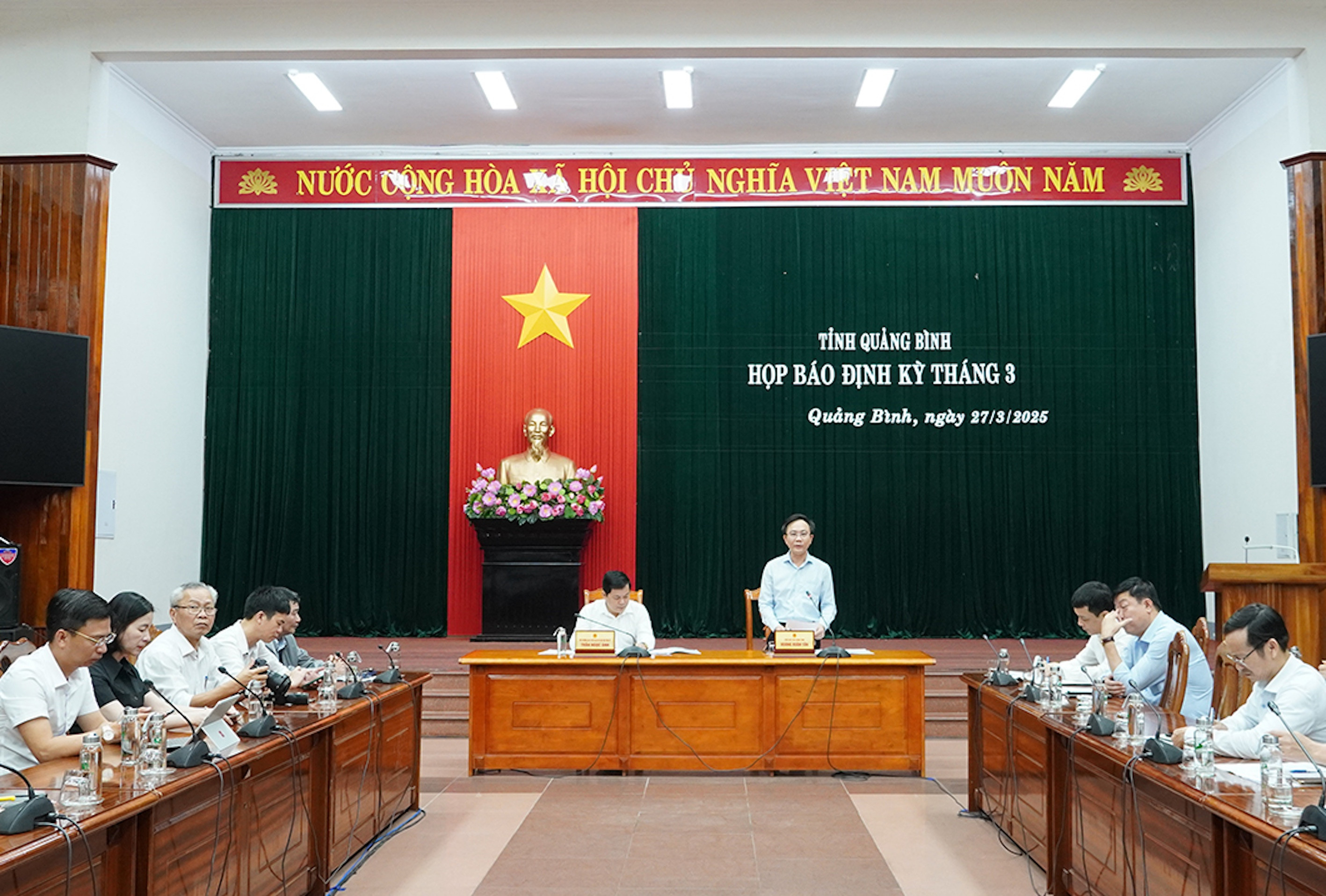 18 cán bộ nghỉ hưu trước tuổi ở Quảng Bình nhận gần 25 tỷ đồng