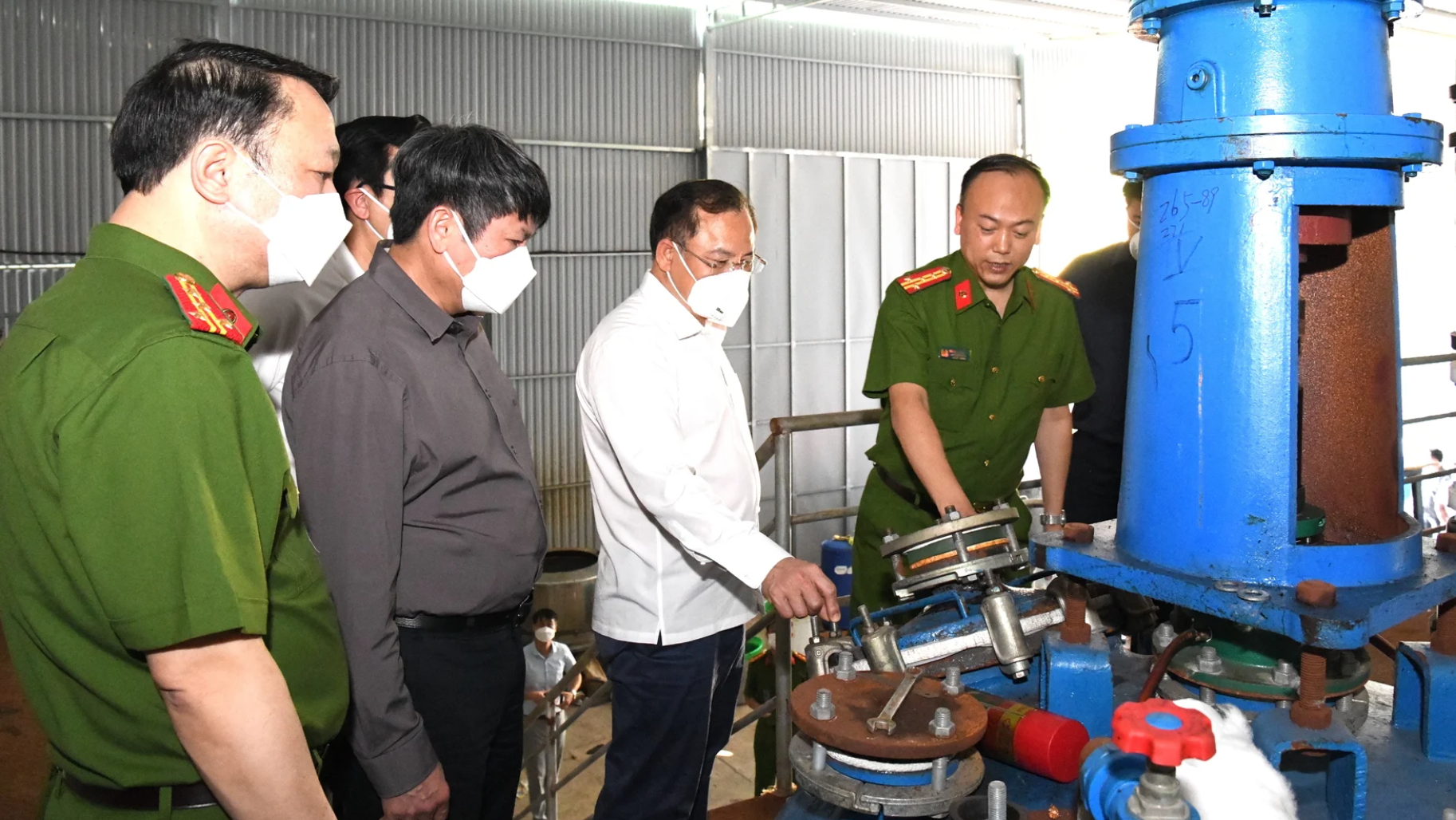 Trận đánh bí mật lúc nửa đêm của 200 cảnh sát vào xưởng ma túy lớn nhất Việt Nam