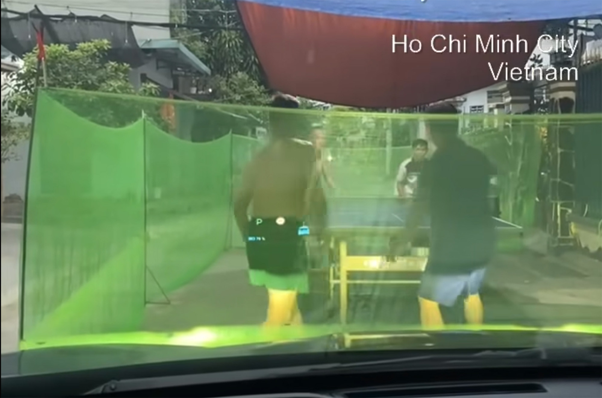 Xác minh nhóm người chặn hẻm, dựng lưới chơi bóng bàn ở TP.HCM