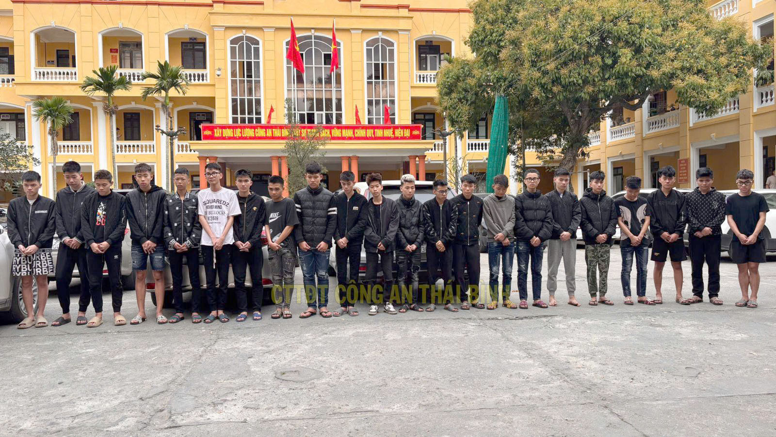 Khởi tố 18 người cầm hung khí đuổi nhau ở Thái Bình