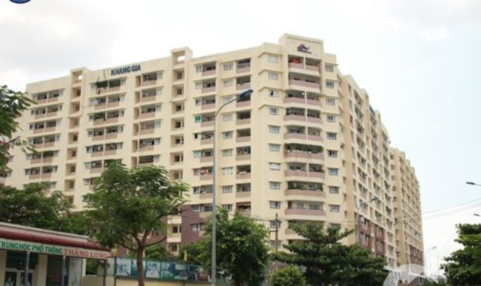 Điều tra vụ thi thể phân hủy trên sân thượng chung cư ở TP.HCM