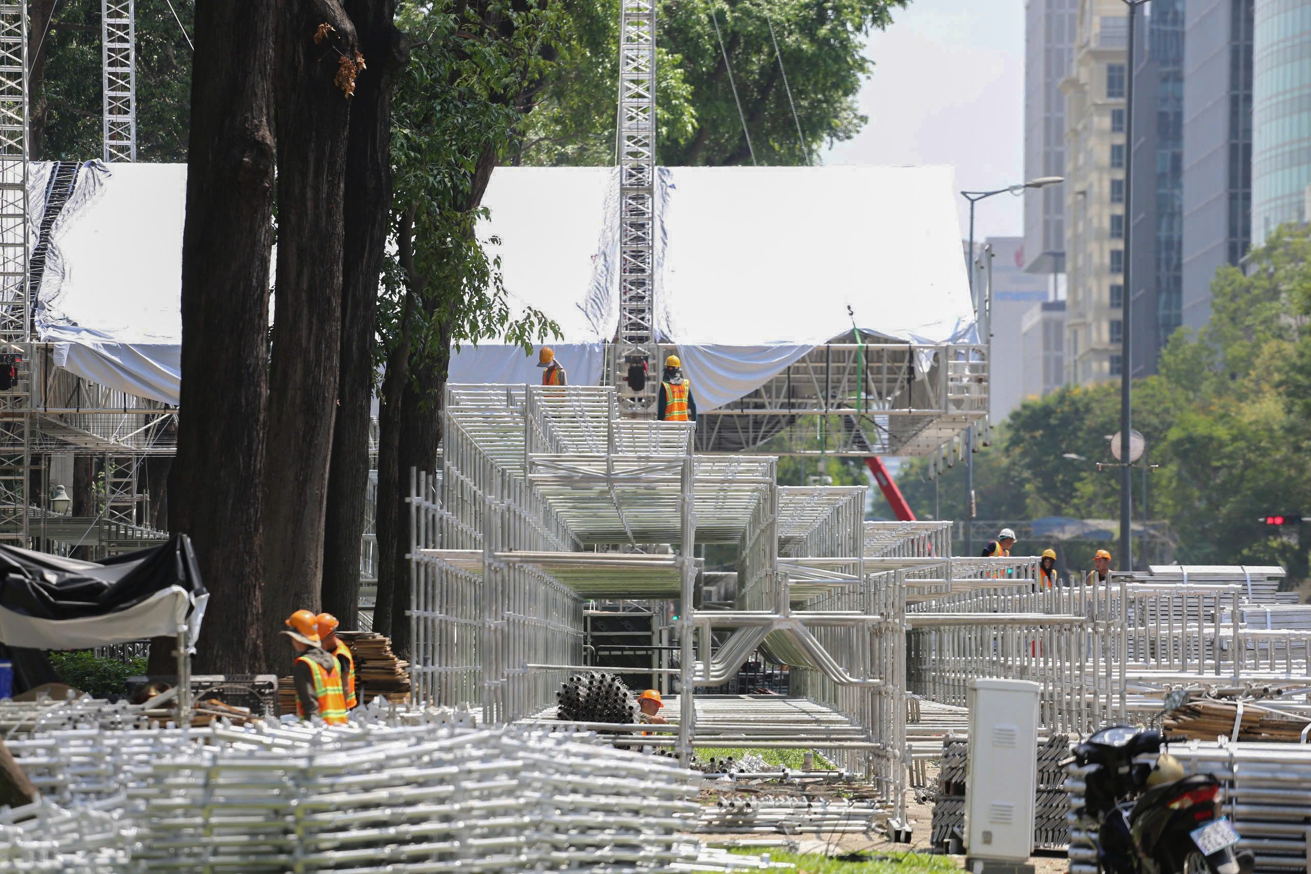 TP.HCM gấp rút hoàn thiện các hạng mục chuẩn bị cho Lễ kỷ niệm 30/4